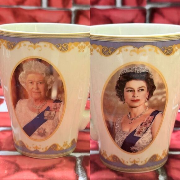 Queen Elizabeth II Commemorative Coffee Mug - Picture 2 of 9